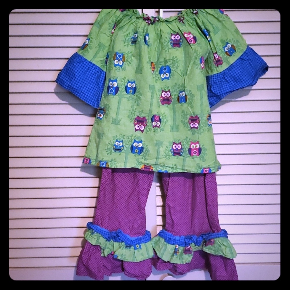 Custom little outfit only wore a couple times